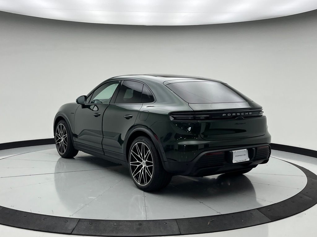 Thumbnail: 2025 Porsche Macan - 3
