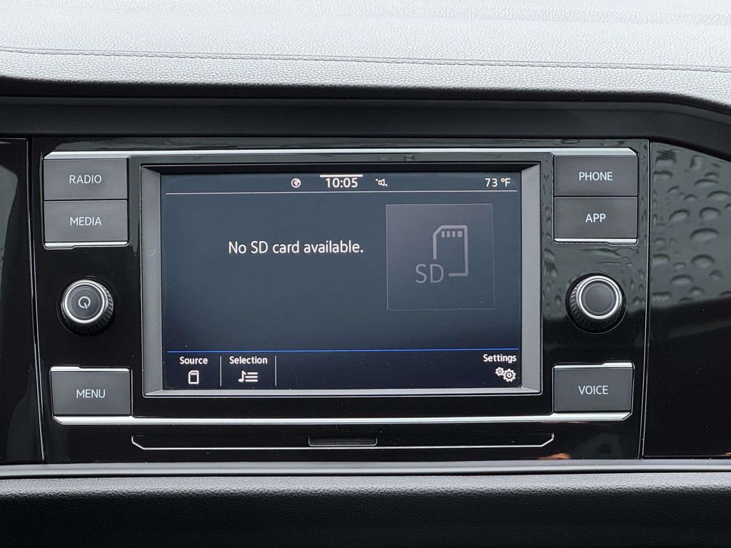 Certified Used 2021 White Volkswagen 1.4T SE image 19