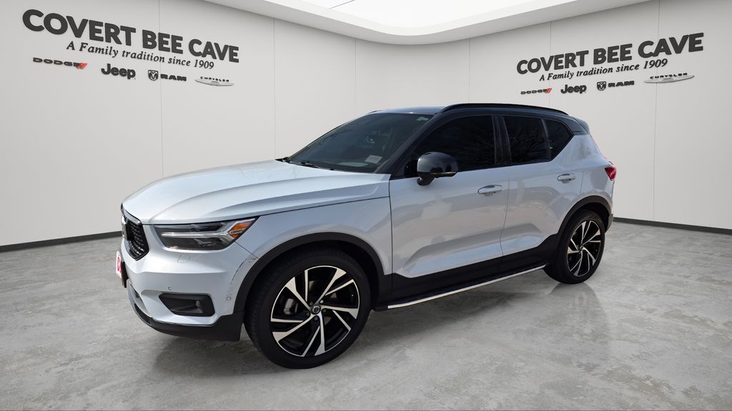 Used Car 2022 Volvo Xc40  R-design For Sale Under $25,000 In Austin, Texas