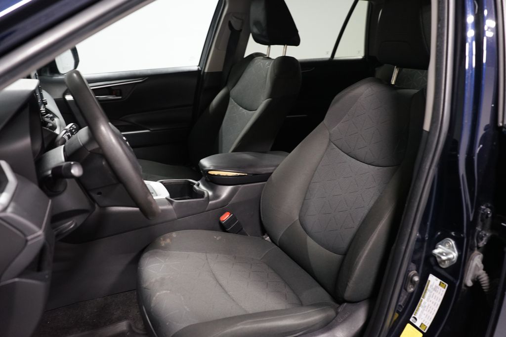 Thumbnail: 2022 Toyota RAV4 - 6