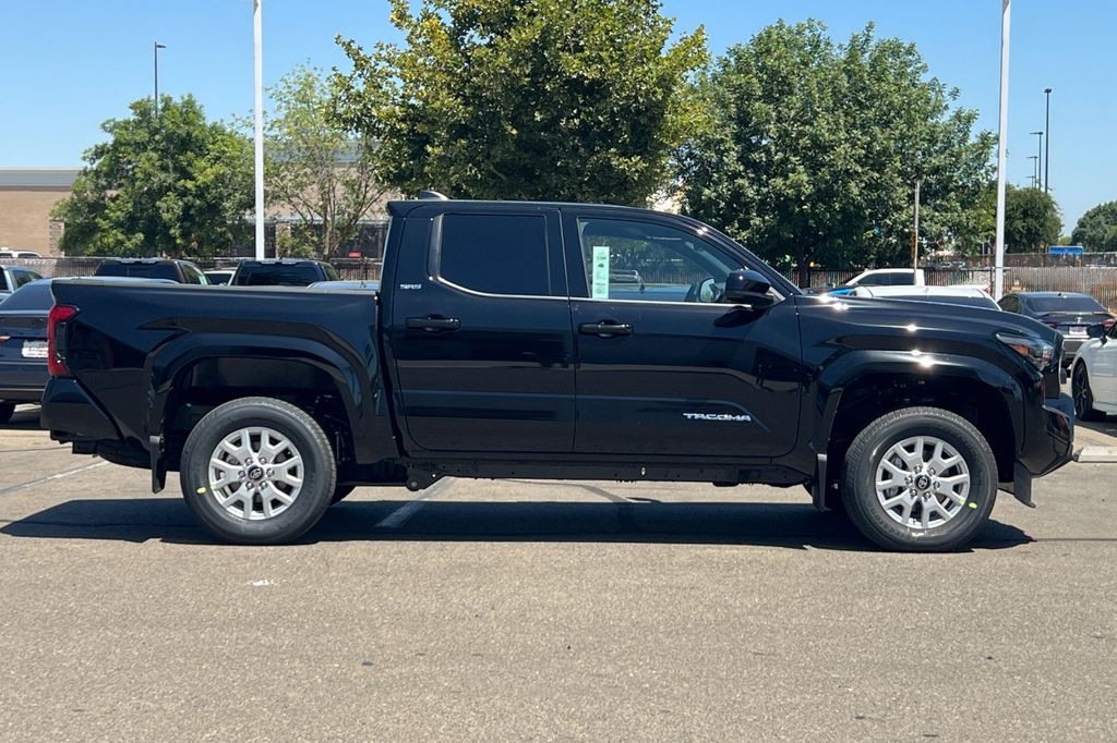 New 2026 Black Toyota SR5 image 3