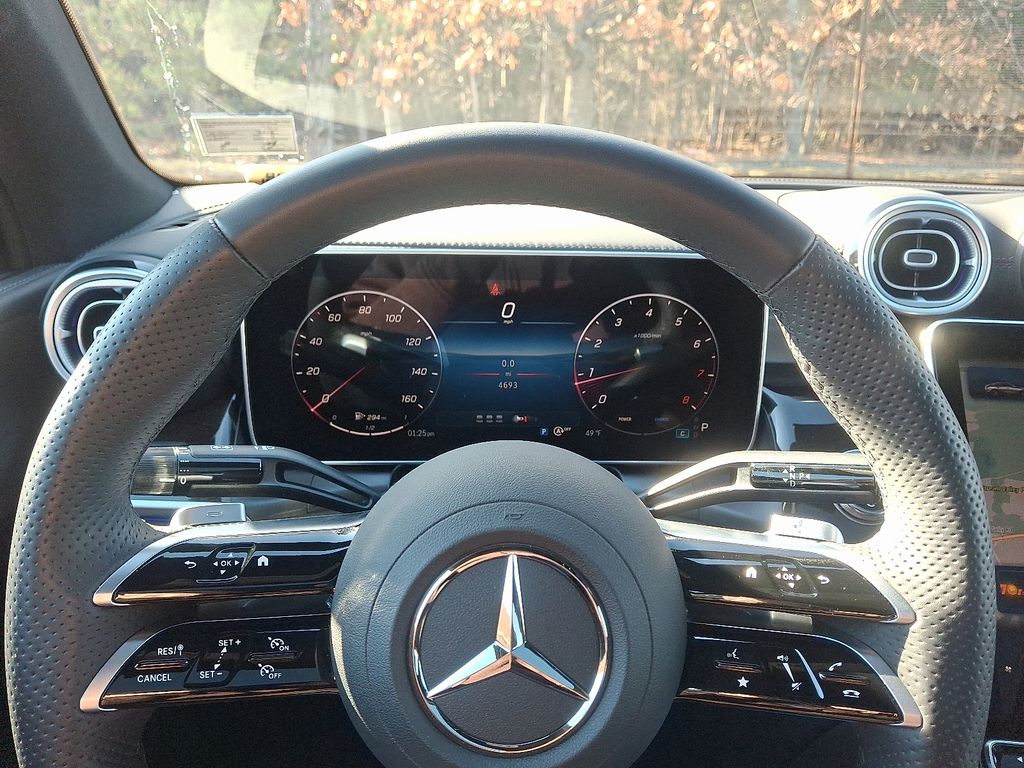 Thumbnail: 2025 Mercedes-Benz GLC - 20