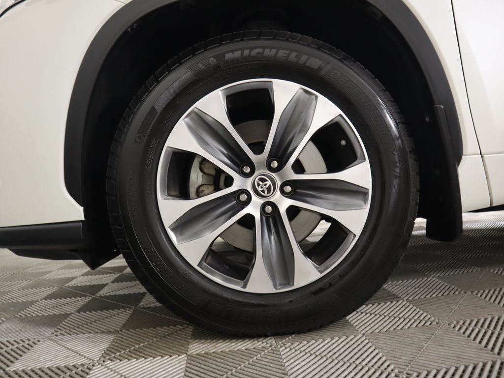 2020 Toyota Highlander XLE 30