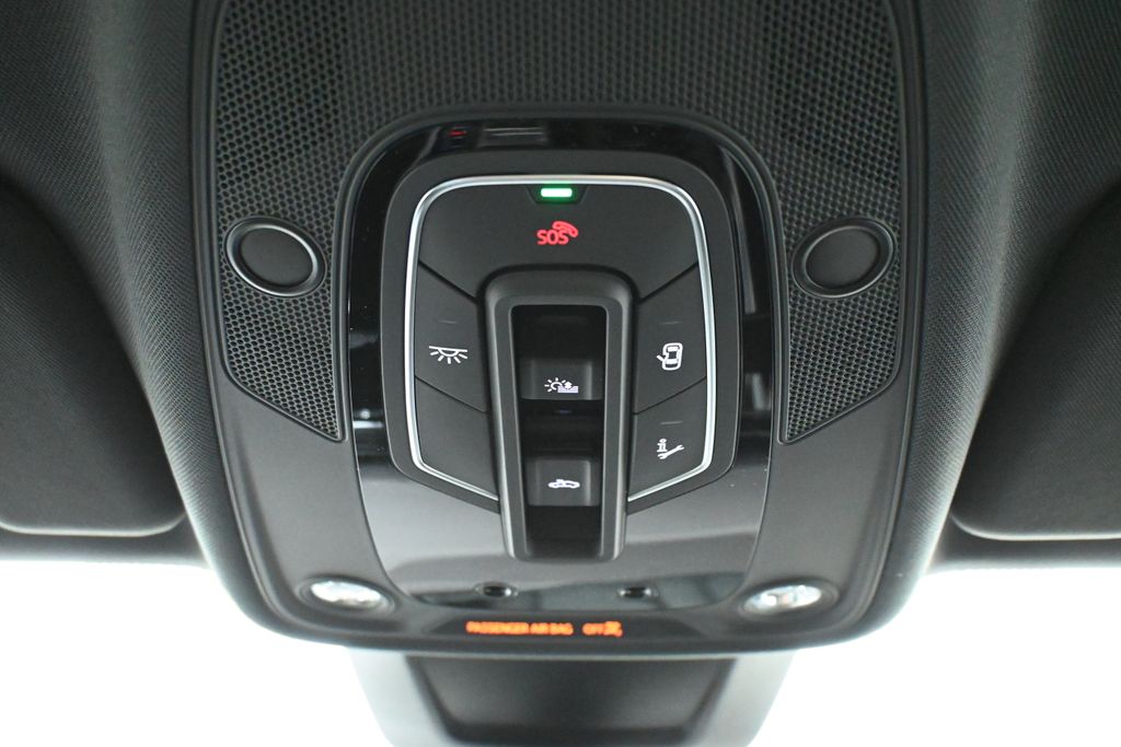 Thumbnail: 2025 Audi Q8 - 16