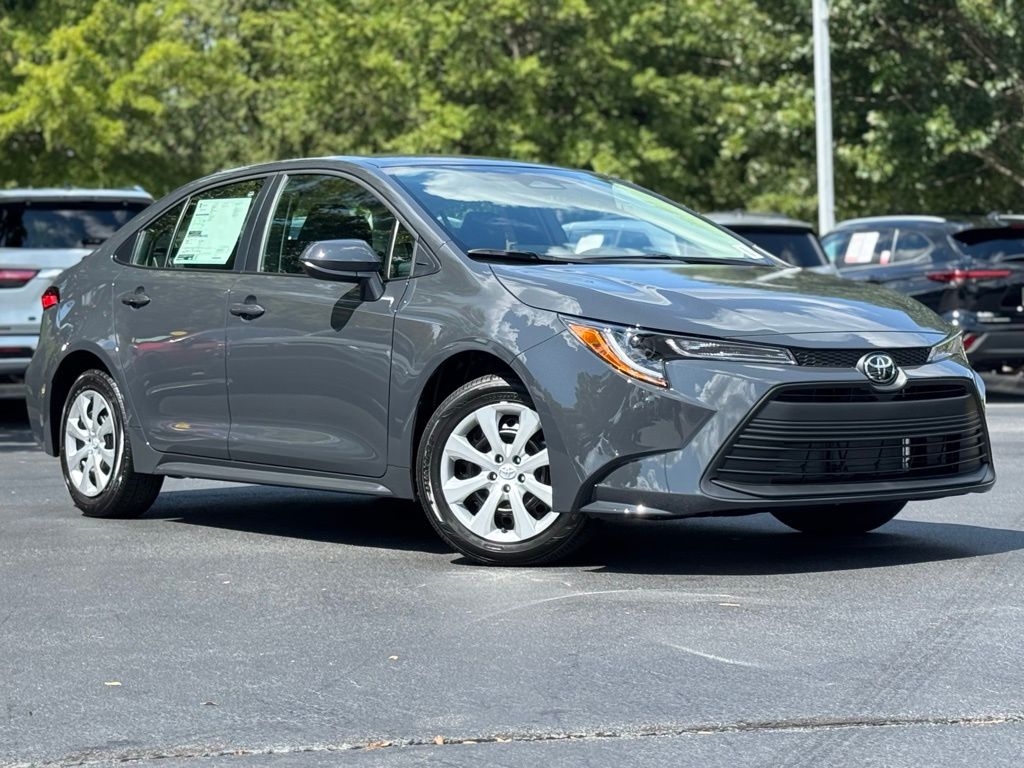 2025 Toyota Corolla LE photo 2