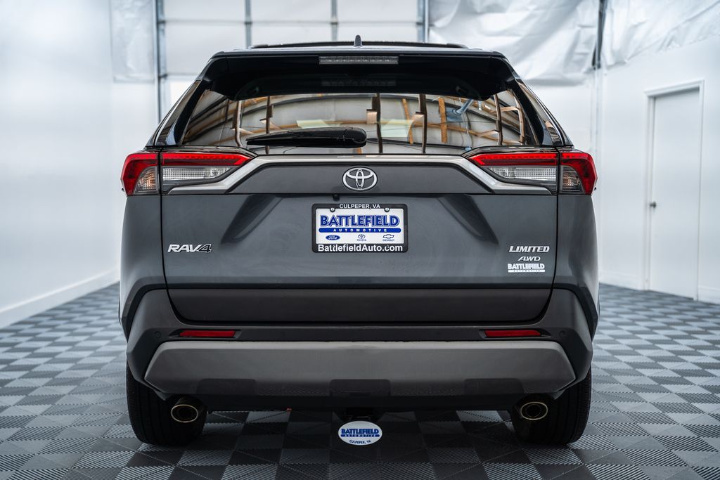 ToyotaRAV46