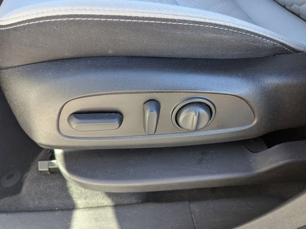 used 2018 Chevrolet Equinox car, priced at $14,691