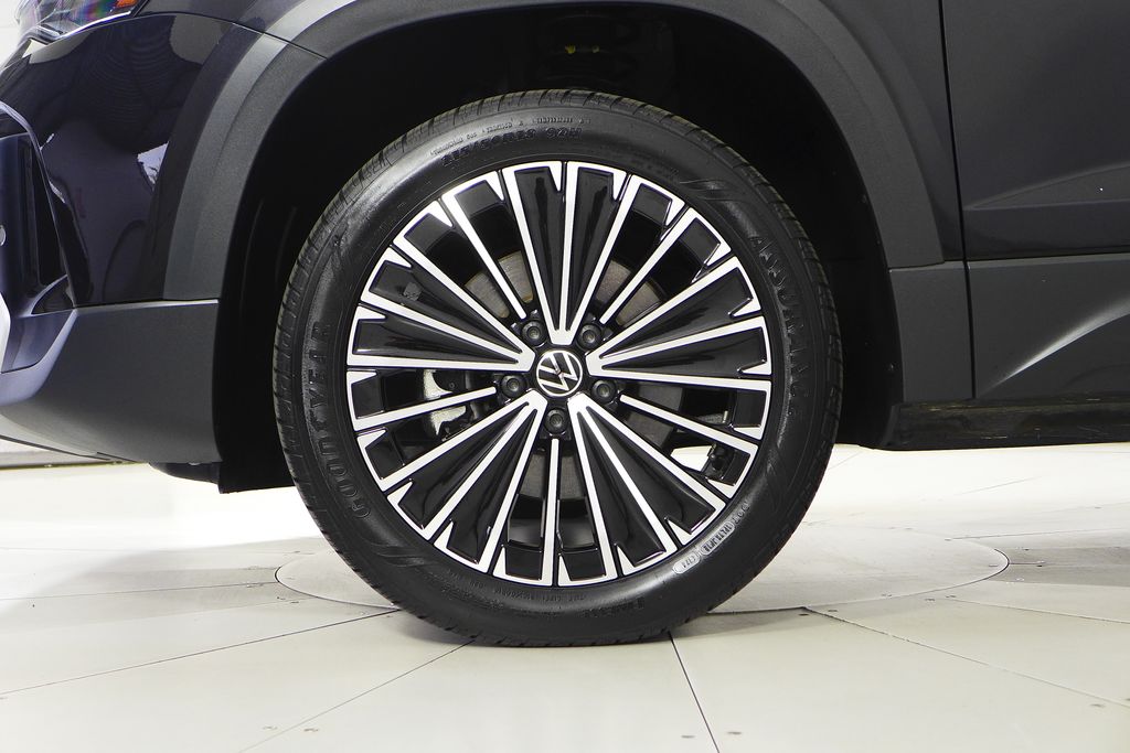 Thumbnail: 2025 Volkswagen Taos - 5