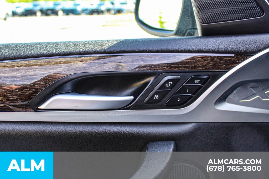 Used 2025 Black BMW xDrive30i image 40
