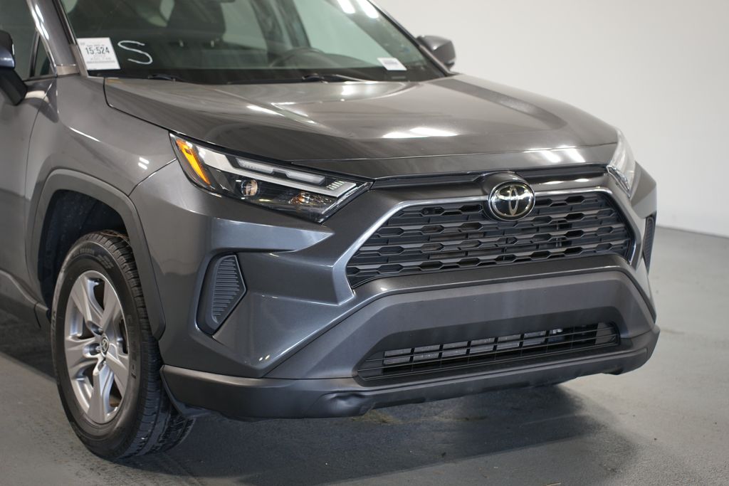 Thumbnail: 2022 Toyota RAV4 - 4