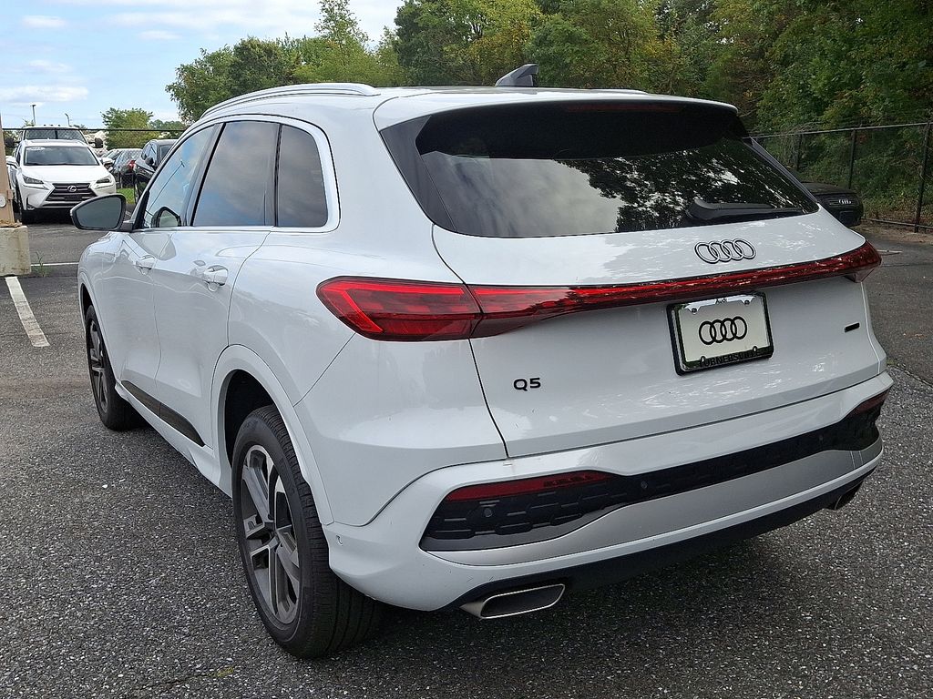 Thumbnail: 2025 Audi Q5 - 3