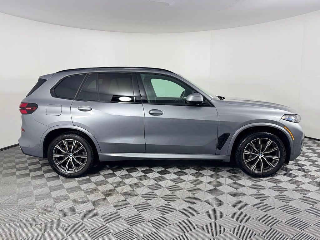 Thumbnail: 2026 BMW X5 - 4