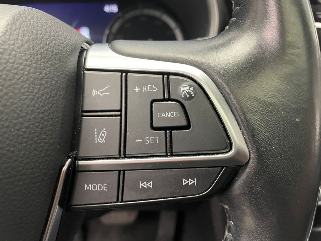 2021 Toyota Highlander XLE 23