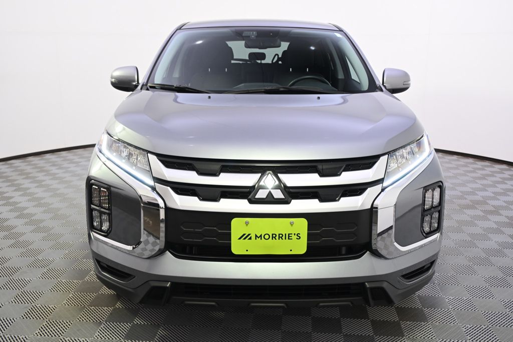 Used 2025  Mitsubishi 2.0 SE image 10