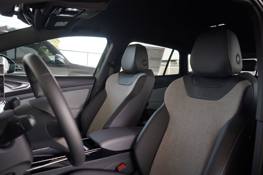 2025 Volkswagen ID.4 Pro 7
