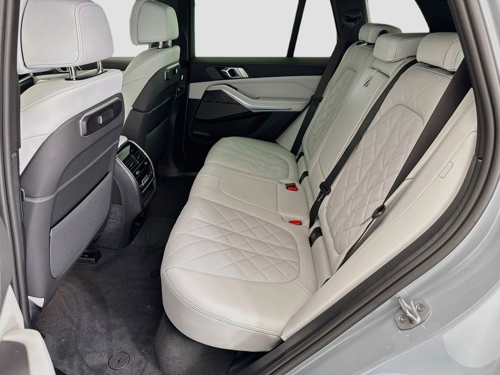 Thumbnail: 2026 BMW X5 - 20