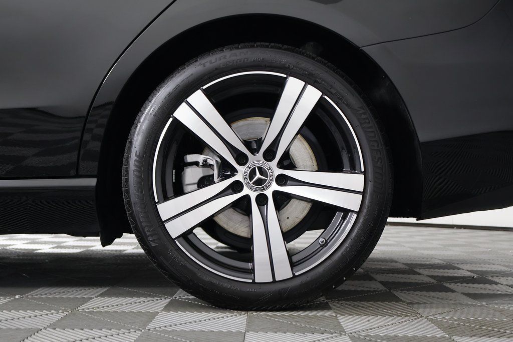 Thumbnail: 2025 Mercedes-Benz C-Class - 17