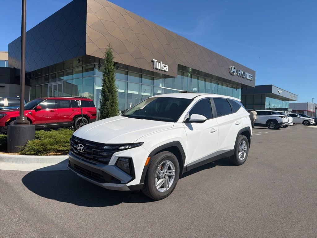 White Pearl 2026 Hyundai Tucson SE AWD SUV / Crossover All-Wheel Drive 8-Speed Automatic