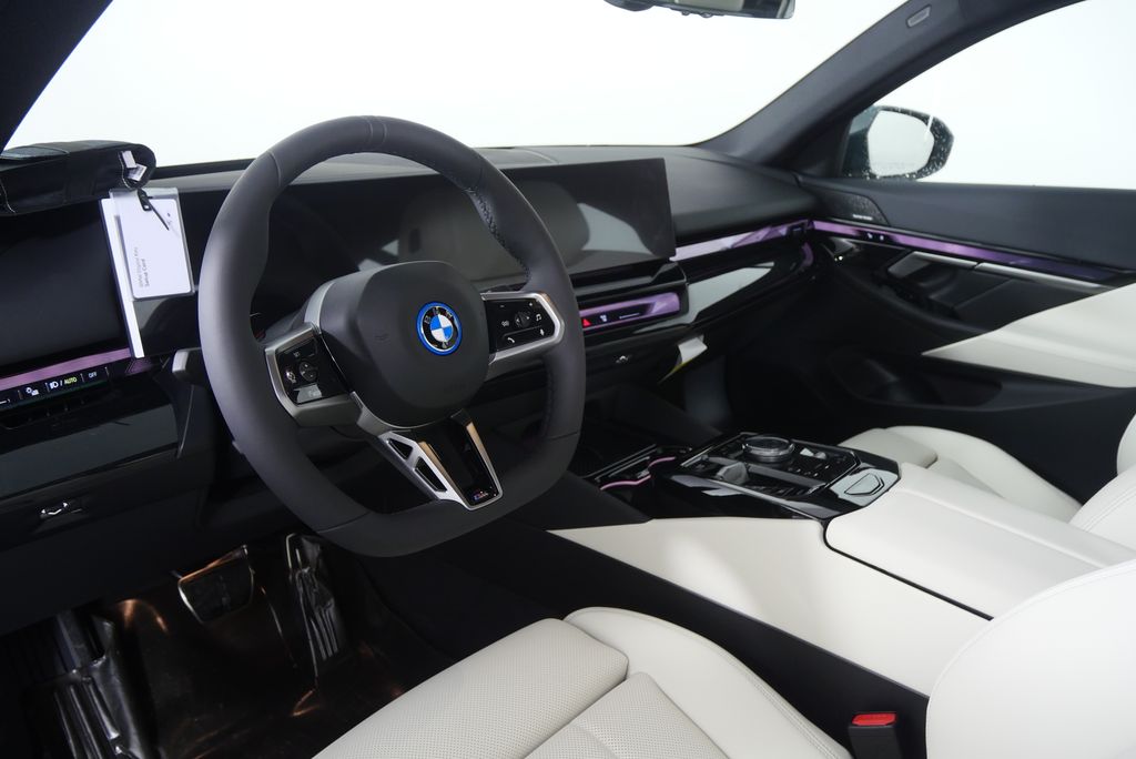 Thumbnail: 2026 BMW i5 - 12