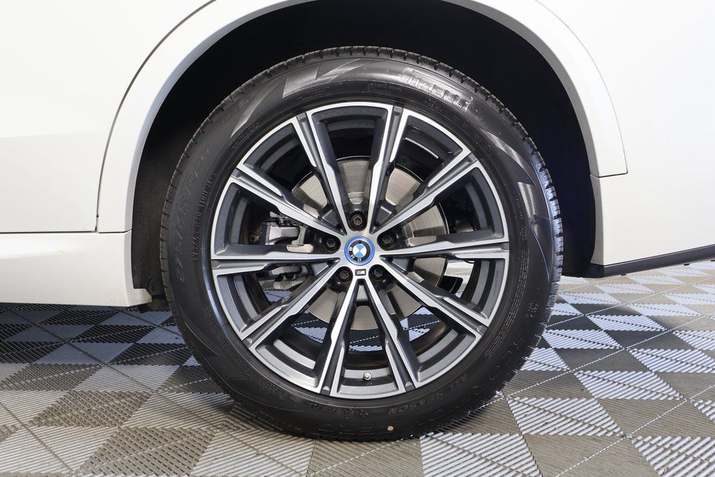 Thumbnail: 2023 BMW X5 - 16
