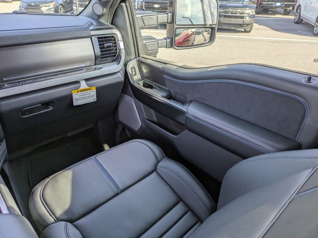 2026 Ford F-350 Super Duty Platinum