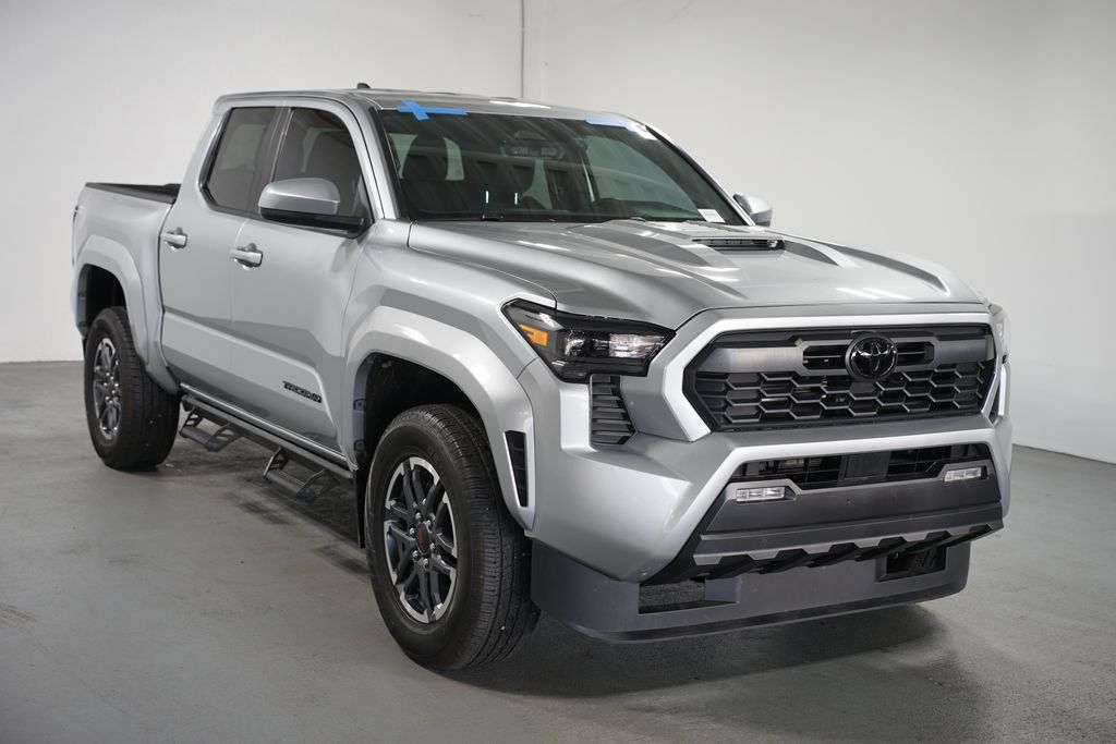 Thumbnail: 2024 Toyota Tacoma - 3