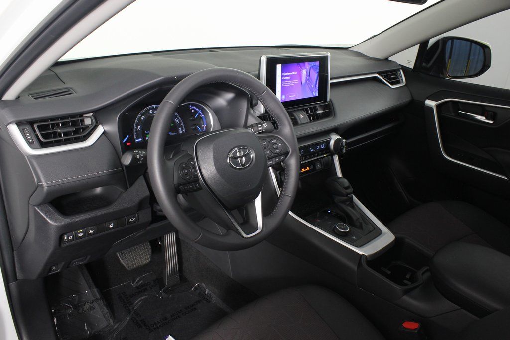 2024 Toyota RAV4 XLE 7