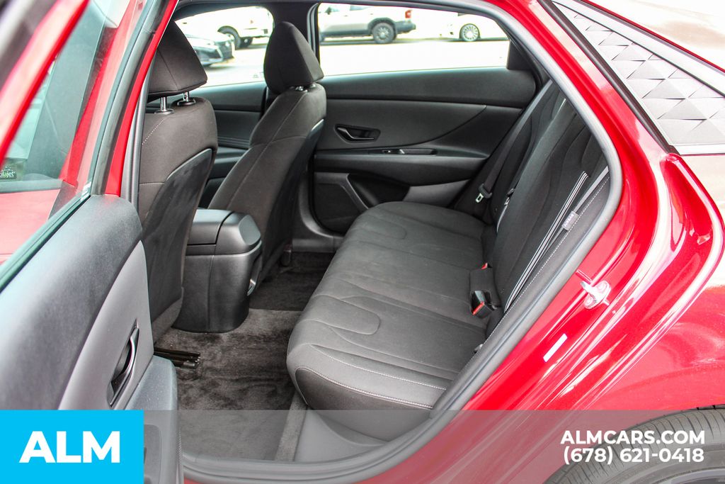 Used 2025 Red Hyundai SEL Sport image 16