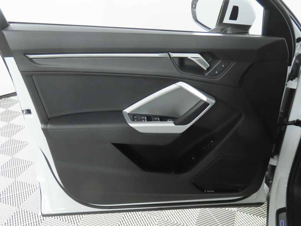 Thumbnail: 2025 Audi Q3 - 30
