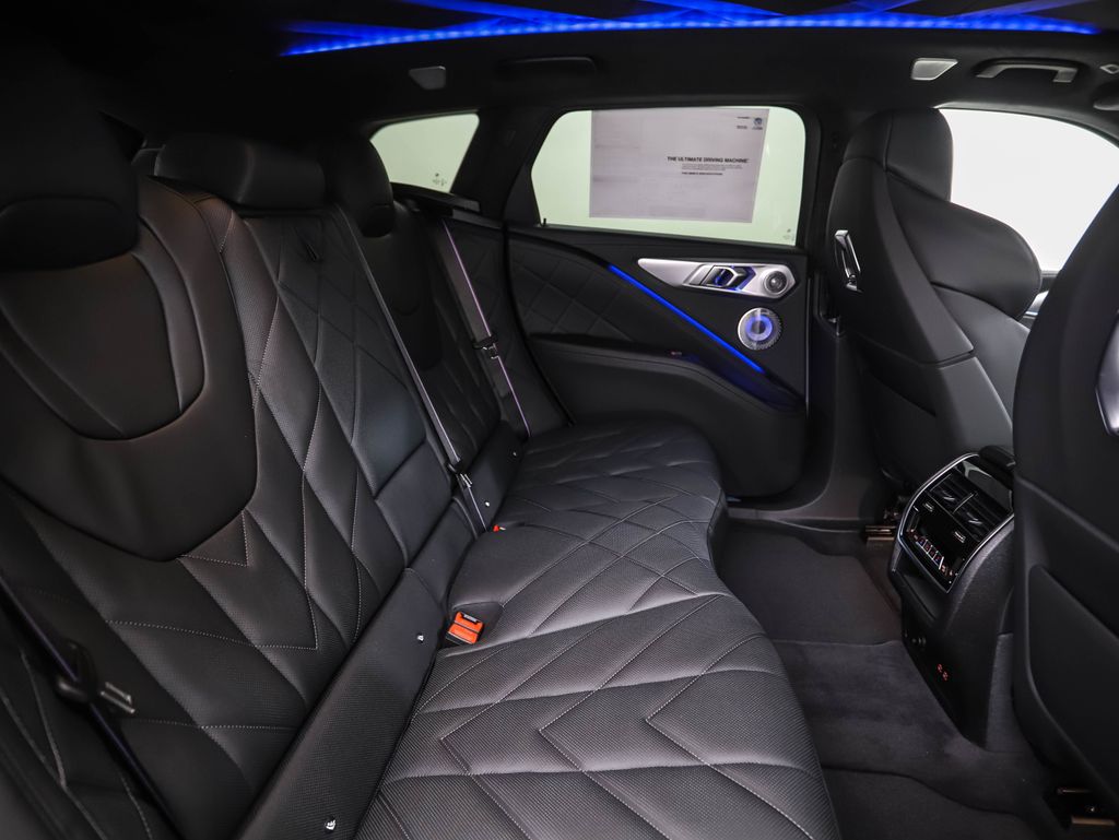 Thumbnail: 2026 BMW XM - 28