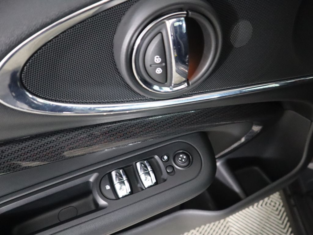 Thumbnail: 2020 MINI Cooper Clubman - 24