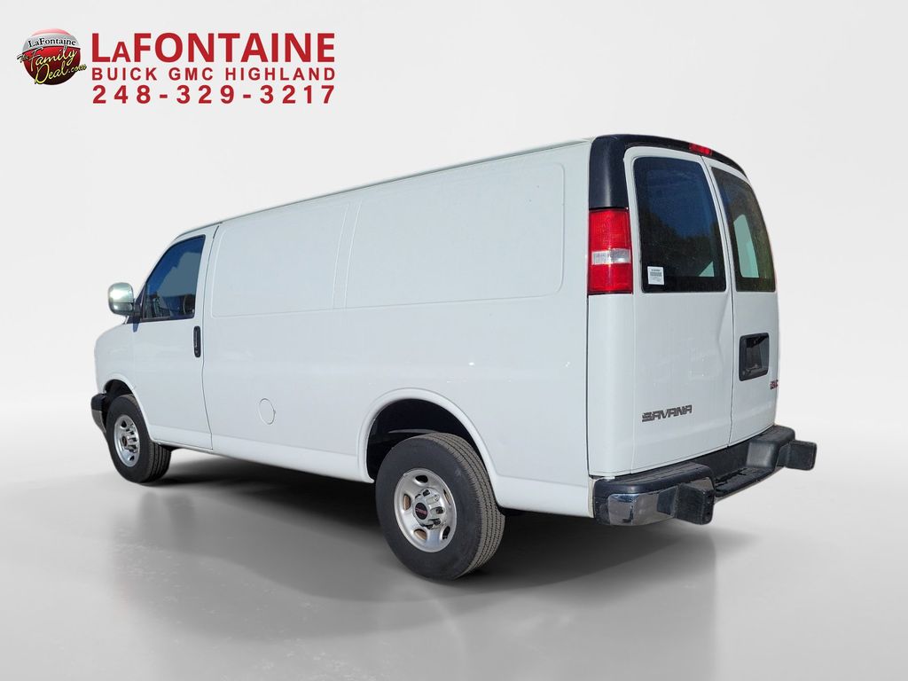 2022 GMC Savana 2500 Work Van 5