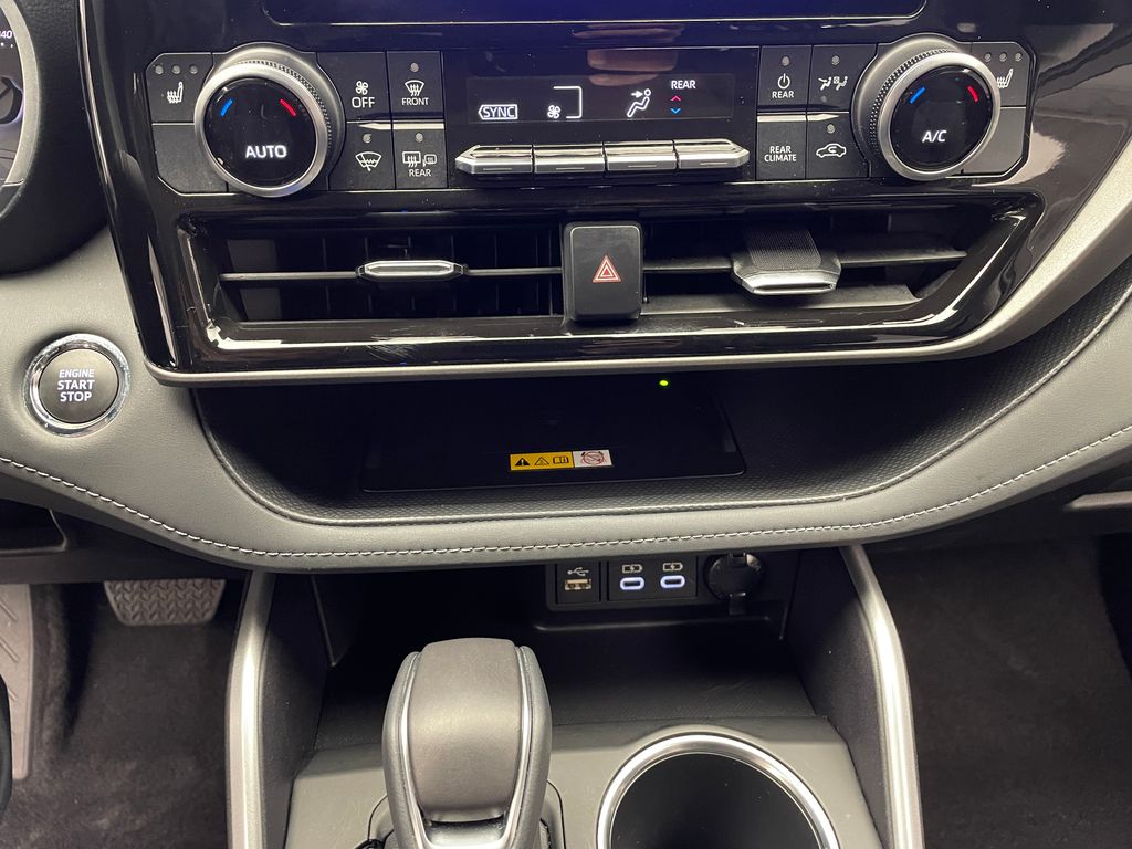 Thumbnail: 2023 Toyota Highlander - 27