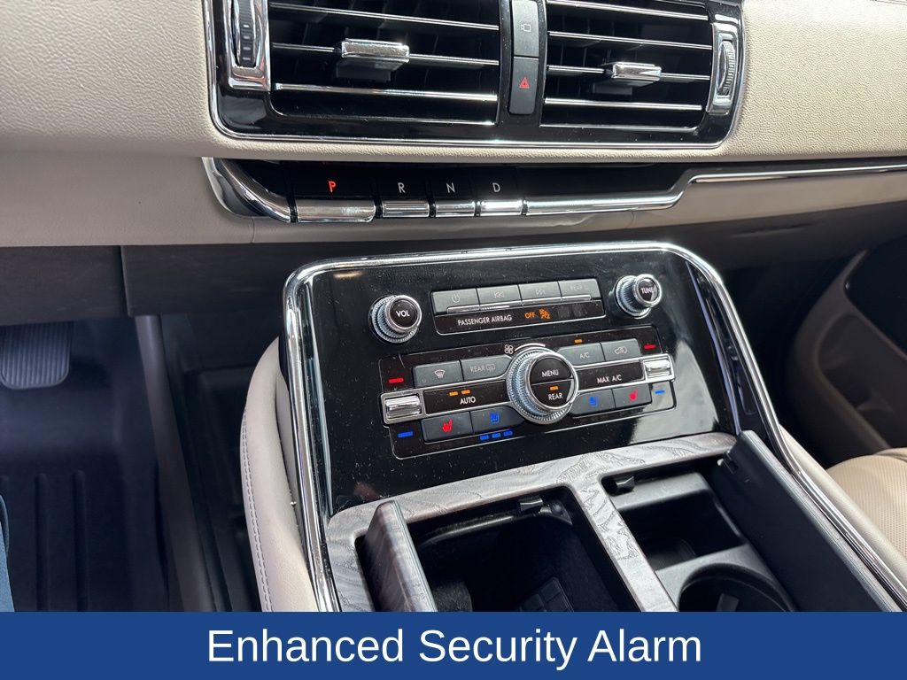 2022 Lincoln Navigator Standard