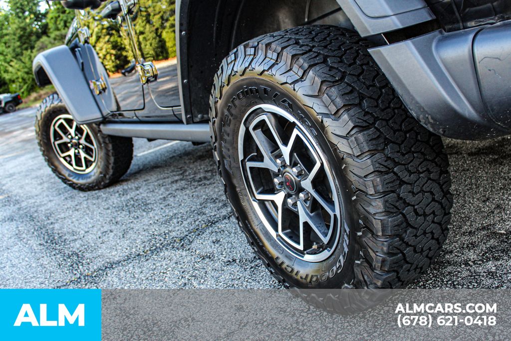 Used 2025 Black Jeep Rubicon image 13
