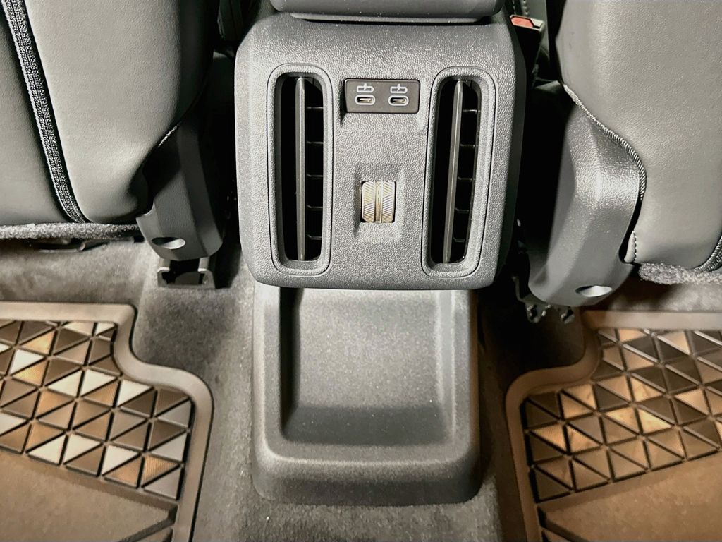 Thumbnail: 2027 MINI Cooper Countryman - 18