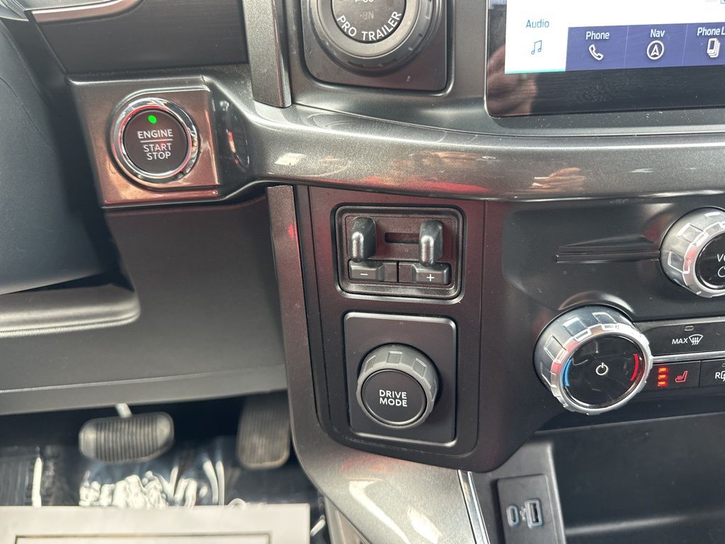 2023 Oxford White Ford F-150 XLT RWD Truck