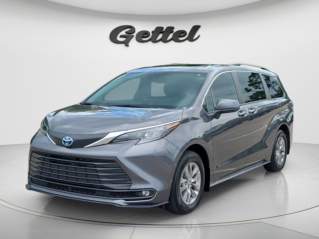 Magnetic Gray Metallic 2025 Toyota Sienna XLE 7-Passenger FWD Minivan Front-Wheel Drive Continuously Variable Transmission