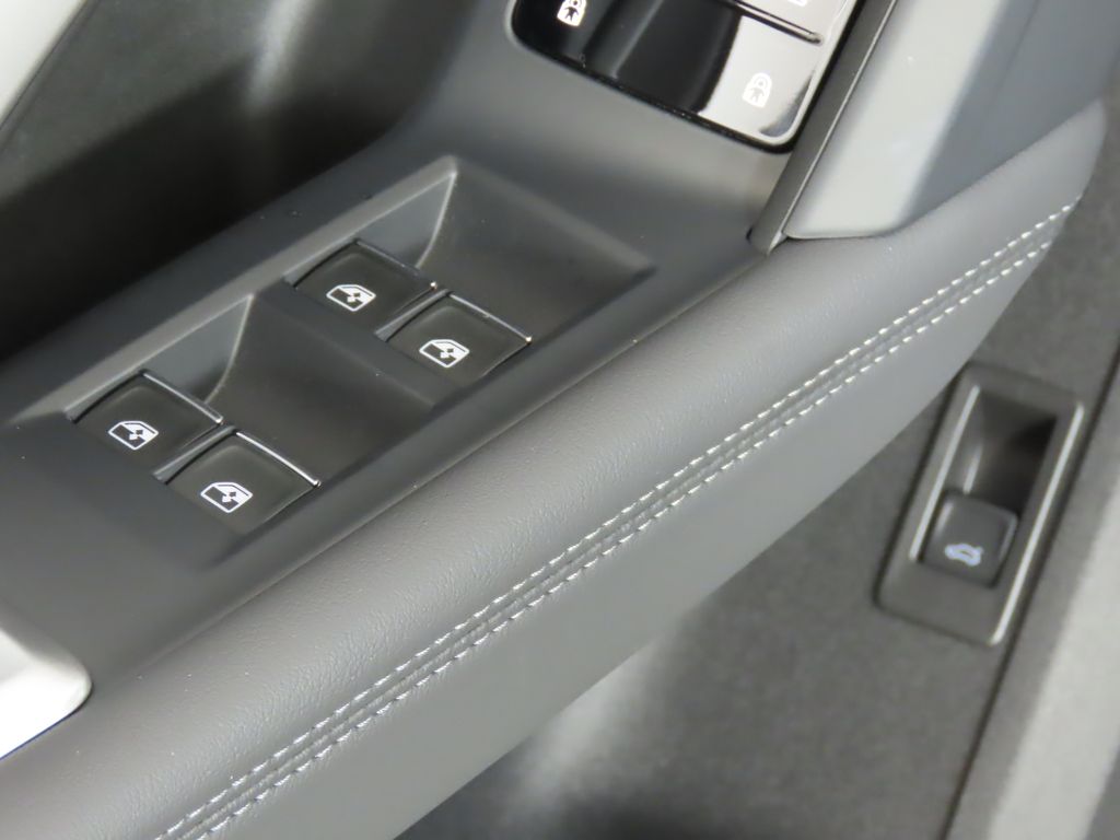 Thumbnail: 2025 Audi Q5 - 30