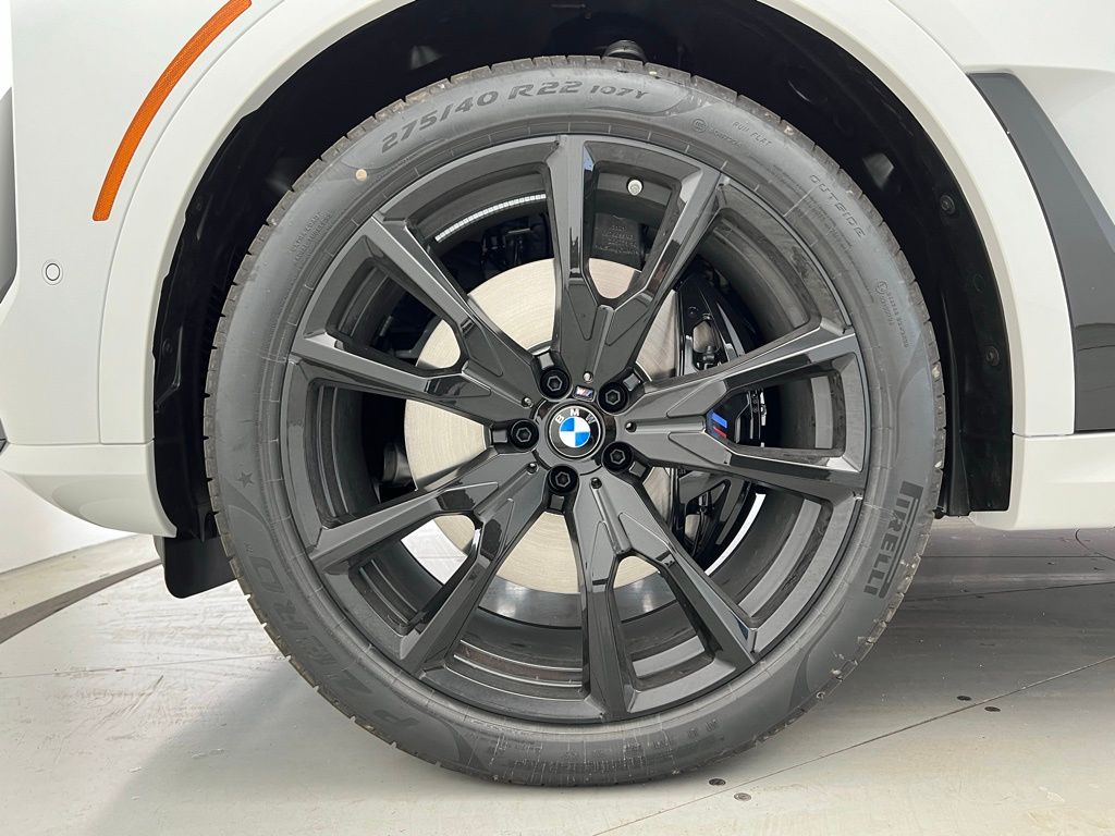 Thumbnail: 2026 BMW X7 - 24