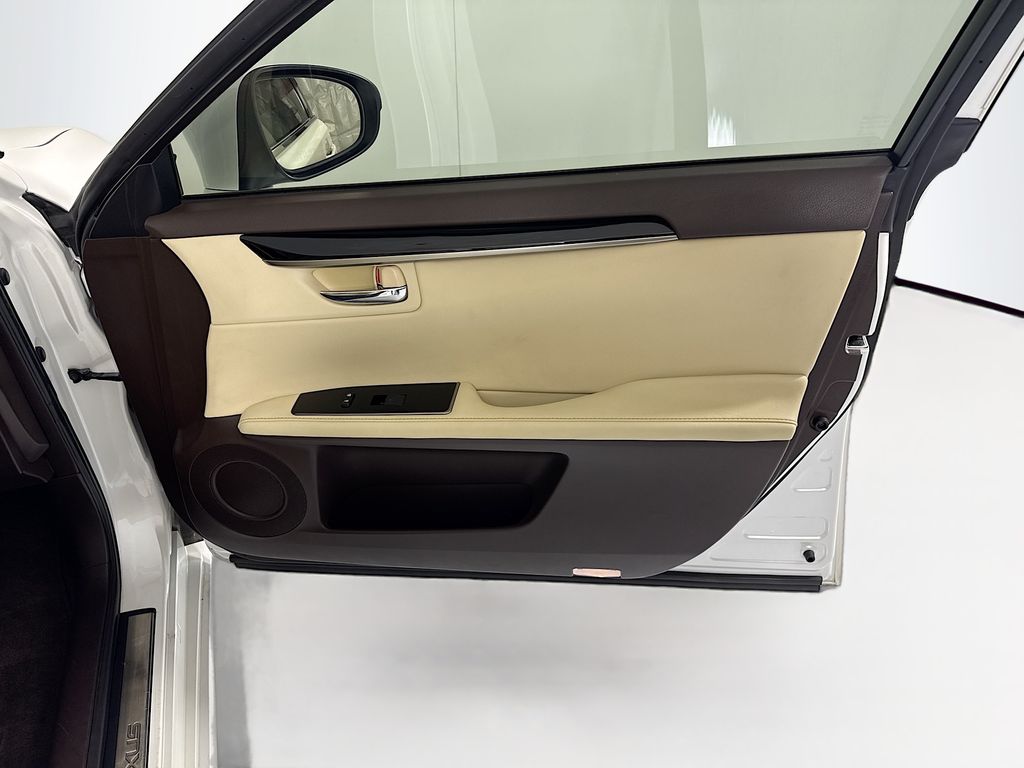 Thumbnail: 2016 Lexus ES - 25