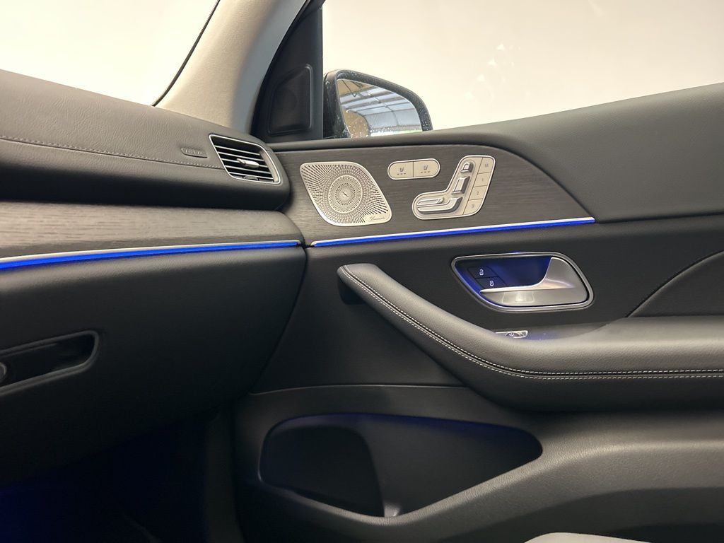 Thumbnail: 2026 Mercedes-Benz GLS - 21