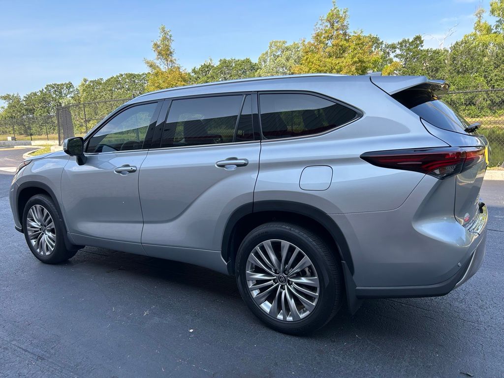 2024 Toyota Highlander Platinum 3