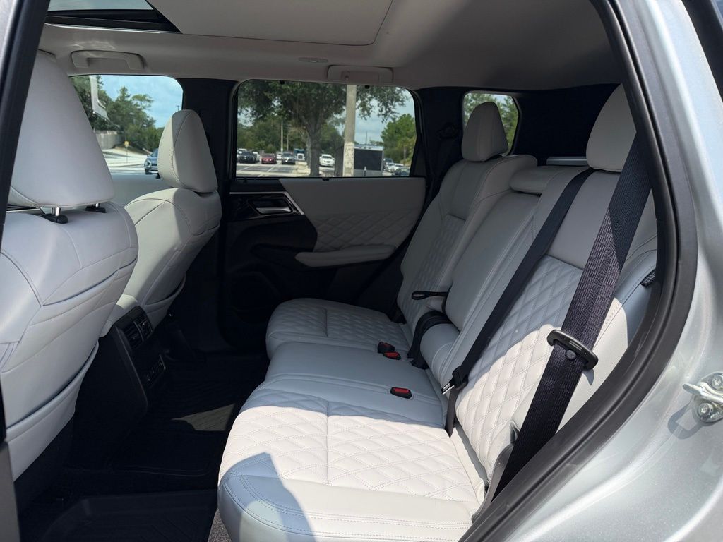 Used 2025 Mitsubishi Outlander PHEV SUV