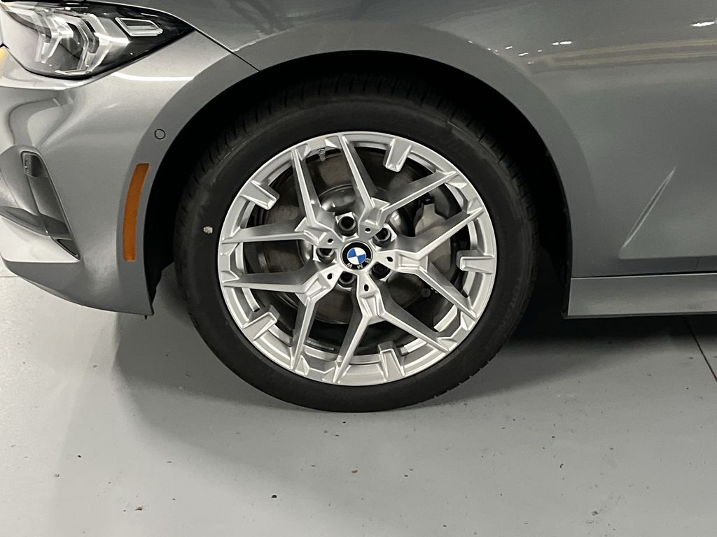 2025 BMW 3 Series 330i xDrive 10