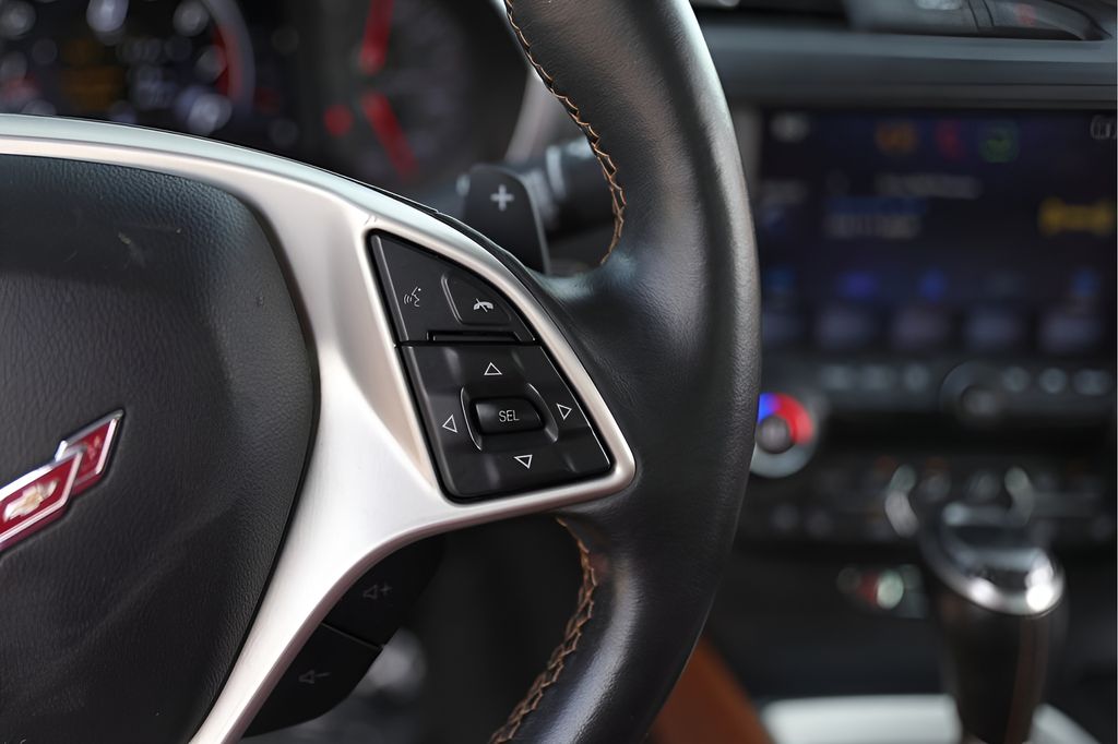 Used 2015 Red Chevrolet Stingray Z51 image 16