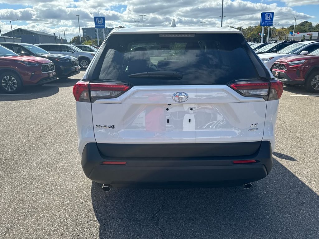 2025 Toyota RAV4 LE photo 6