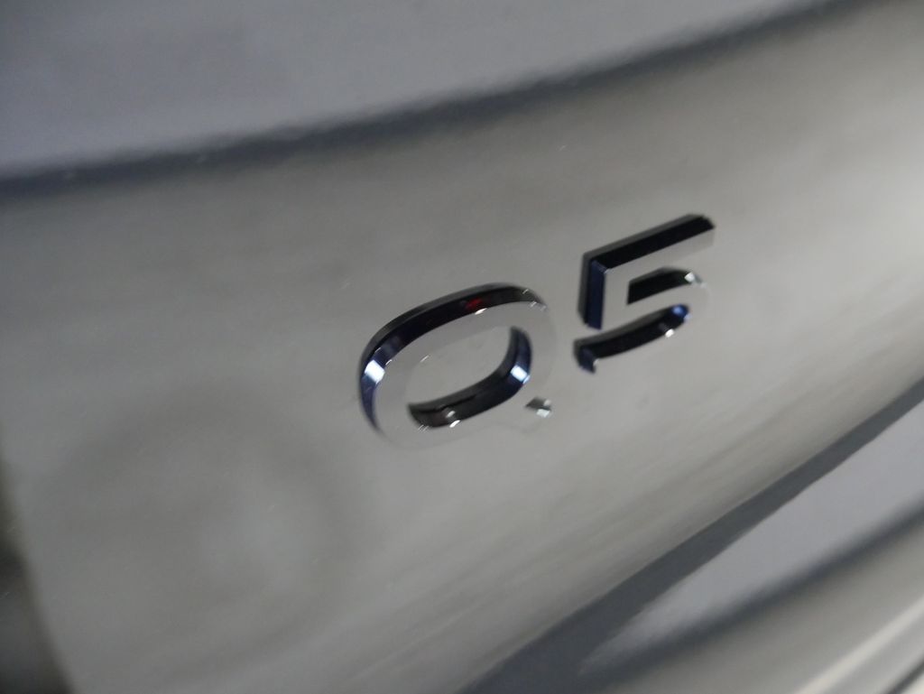 Thumbnail: 2026 Audi Q5 - 9