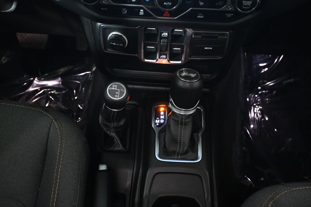 Thumbnail: 2024 Jeep Wrangler - 24