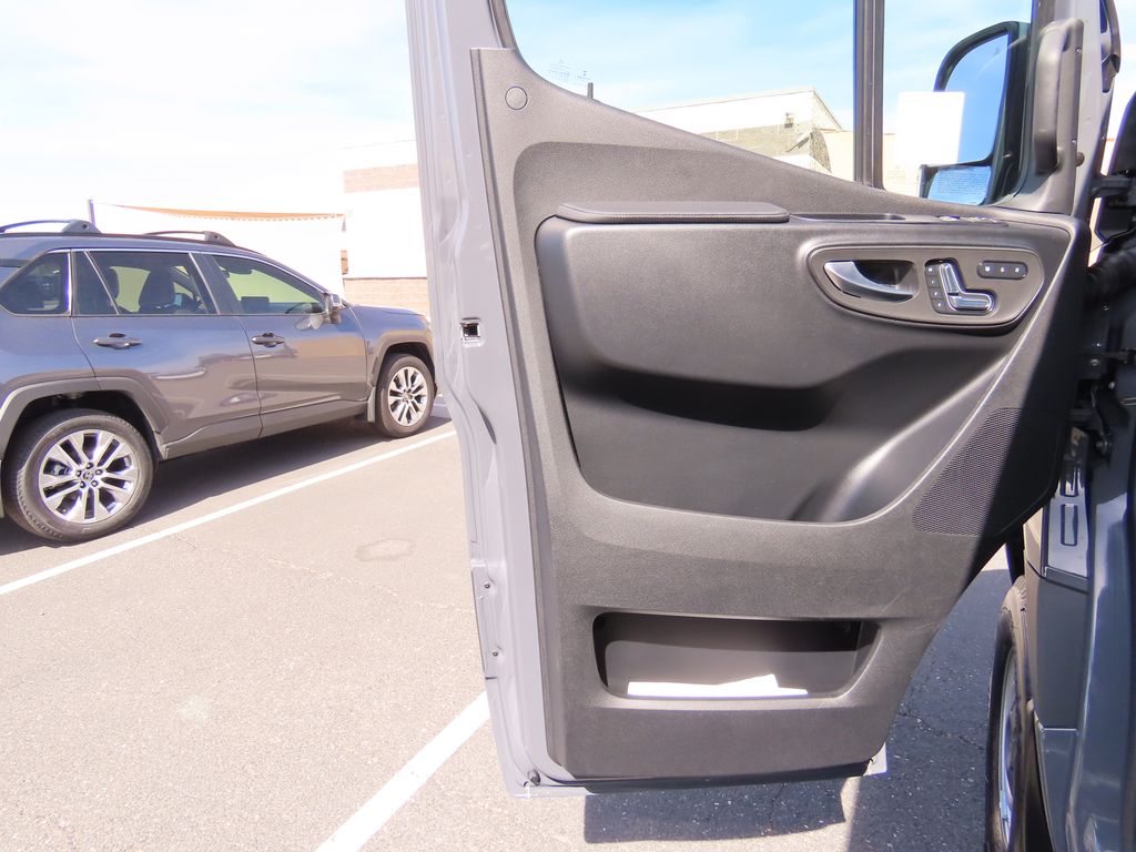 Thumbnail: 2026 Mercedes-Benz Sprinter - 23